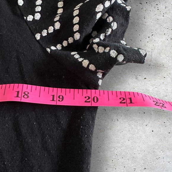 Victoria’s Secret PINK Black Chevron Sleeve Women's Top Large - Picture 3 of 5